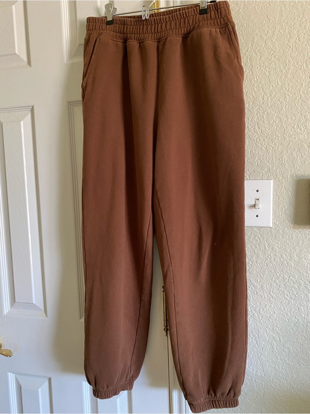 American Eagle Outfitters Brown Elastic Waist Sweatpants Joggers size M